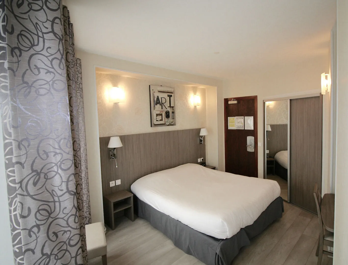 Hotel L'ouest 3*