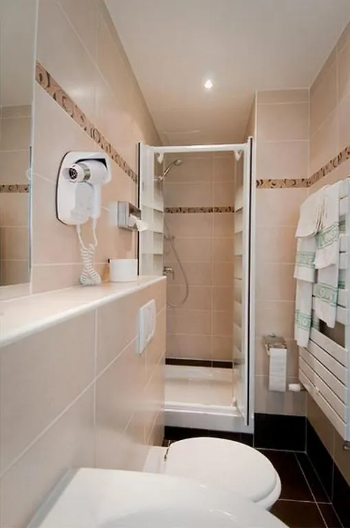 Hotel L'ouest 3*