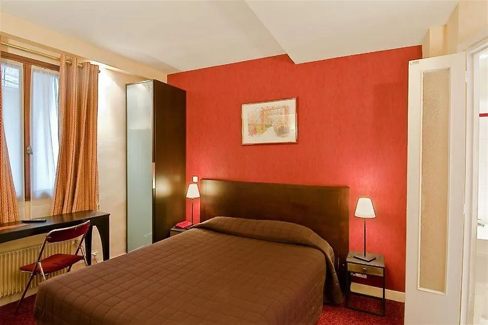 Otel L'ouest 3*